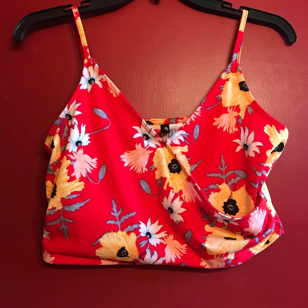 Red floral crop top ❤️